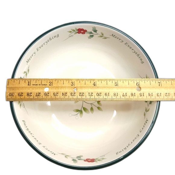 Pfaltzgraff "Merry Everything" Winterberry Christmas Bowl 7" Diameter - Picture 6 of 7
